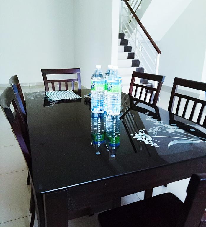Sri Manjung Ma Maison Homestay Lumut Ngoại thất bức ảnh