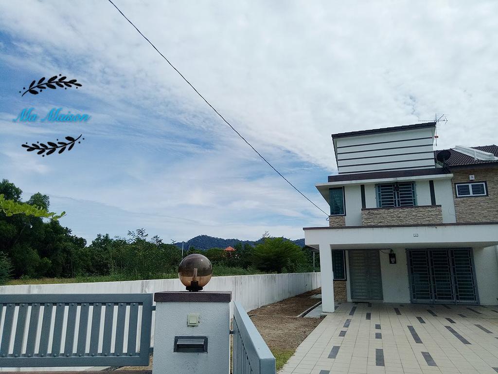 Sri Manjung Ma Maison Homestay Lumut Ngoại thất bức ảnh